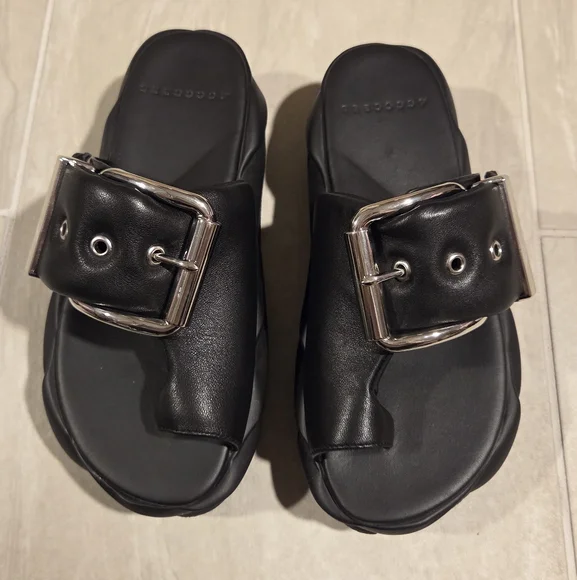 GUC 4CCCCEES Mellow Glow Sandals, Black - Picture 4 of 14